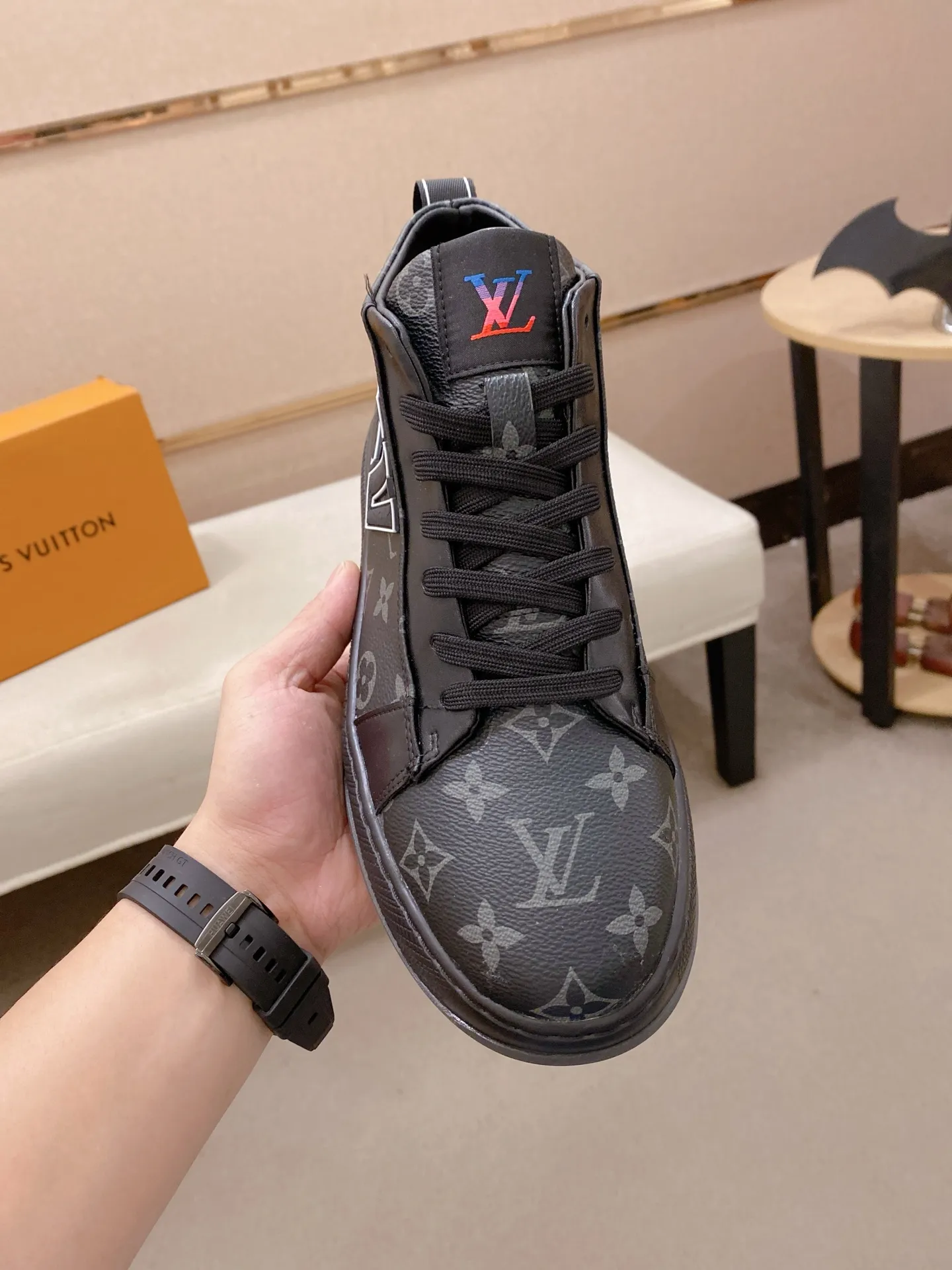 Factory price: 442💰🎉🎉LV~Louis Vuitton trendy men's shoes, new shipments, latest matching, same style as the official website, super high quality, hot selling in season [strong][strong][strong]Selected first-layer cowhide, comfortable sheepskin lining, original last, comfortable on the feet, wear-resistant rubber outsole, size: 38-44.